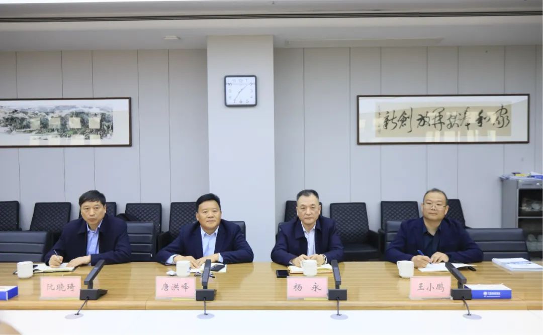 花花牛乳業(yè)集團(tuán)黨委書(shū)記、董事長(zhǎng)唐洪峰一行赴中原食品實(shí)驗(yàn)室同中國(guó)工程院院士、中原食品實(shí)驗(yàn)室主任任發(fā)政座談交流