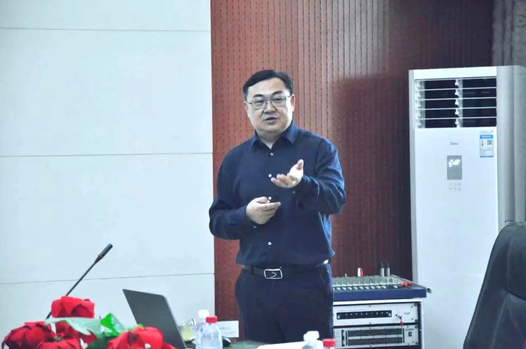 花花牛丨國家奶牛產(chǎn)業(yè)技術(shù)體系首席科學家、中國農(nóng)業(yè)大學教授李勝利一行蒞臨花花牛魯山瑞亞參觀調(diào)研